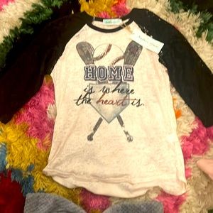 3/4 lace sleeves, new with tags, never worn, sz L, soft material. Baseball mom’s